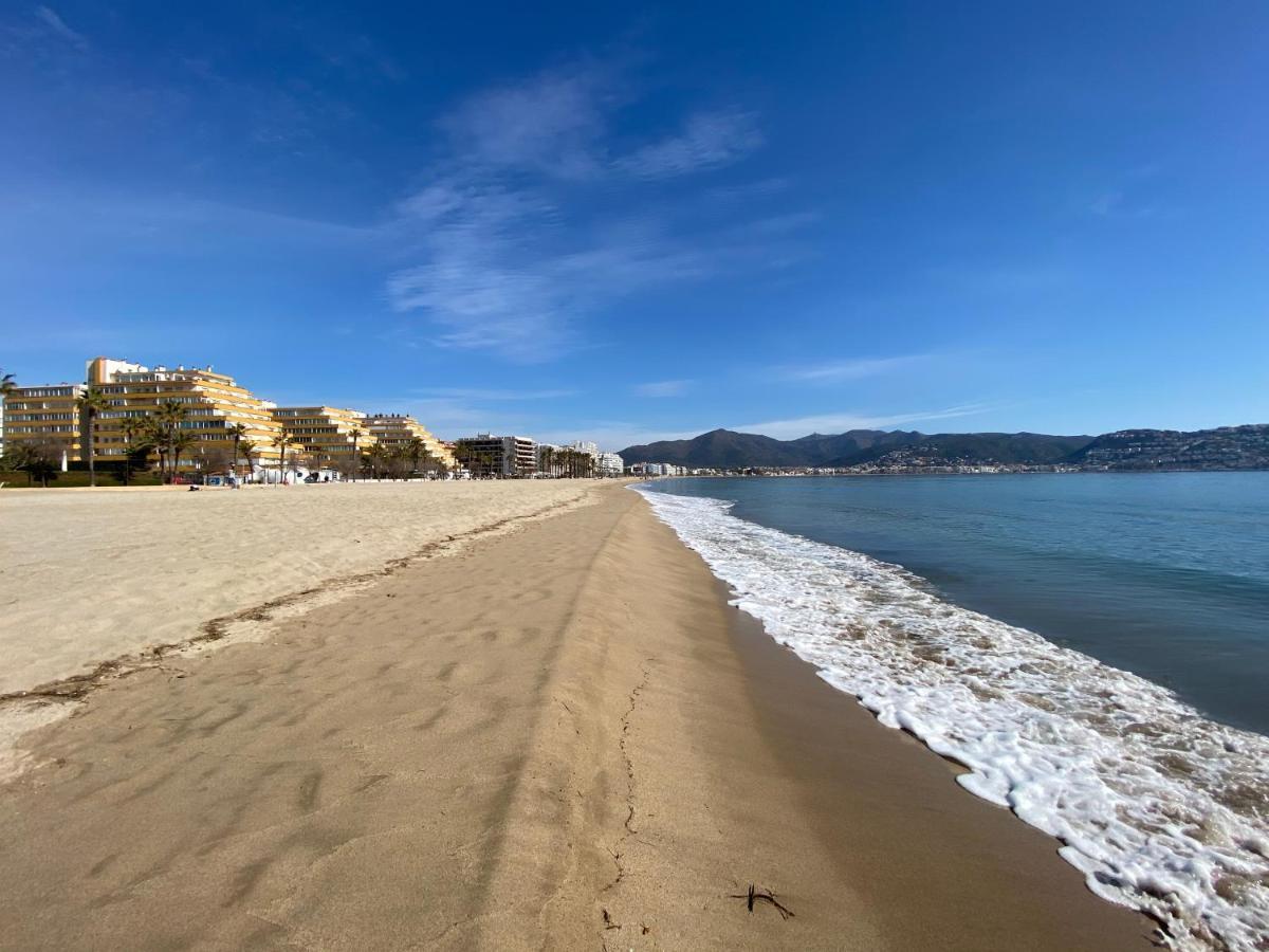 Apartament Aquarium. 150 Metros Playa. *