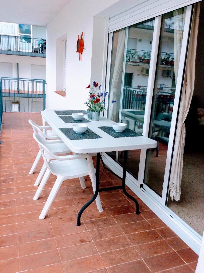 Aquarium. 150 Metros Playa. Apartment Roses